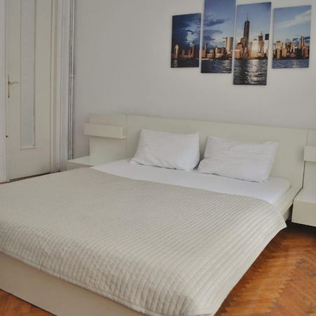 Downtown Apartment Piata Romana Bucureşti Ngoại thất bức ảnh