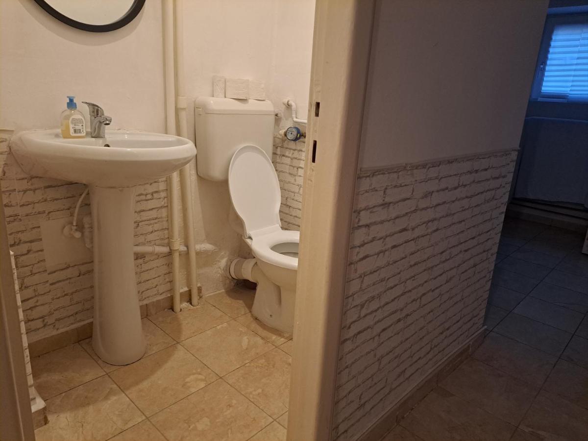 Downtown Apartment Piata Romana Bucureşti Ngoại thất bức ảnh